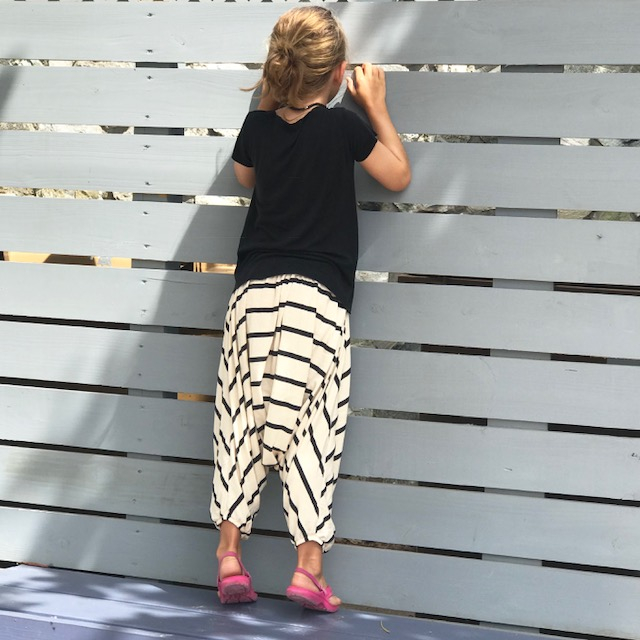 CALÇA SACO LISTRADA MARINHO E CRU TAMANHO 14